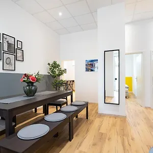 Apartment Big Central Near Rotkreuzplatz With 3 Bedroom For 12 Pax, Munich